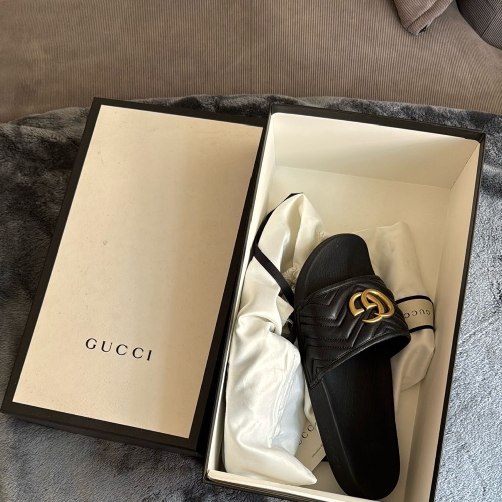 Gucci Black and Gold Slides Men 8/Women 10